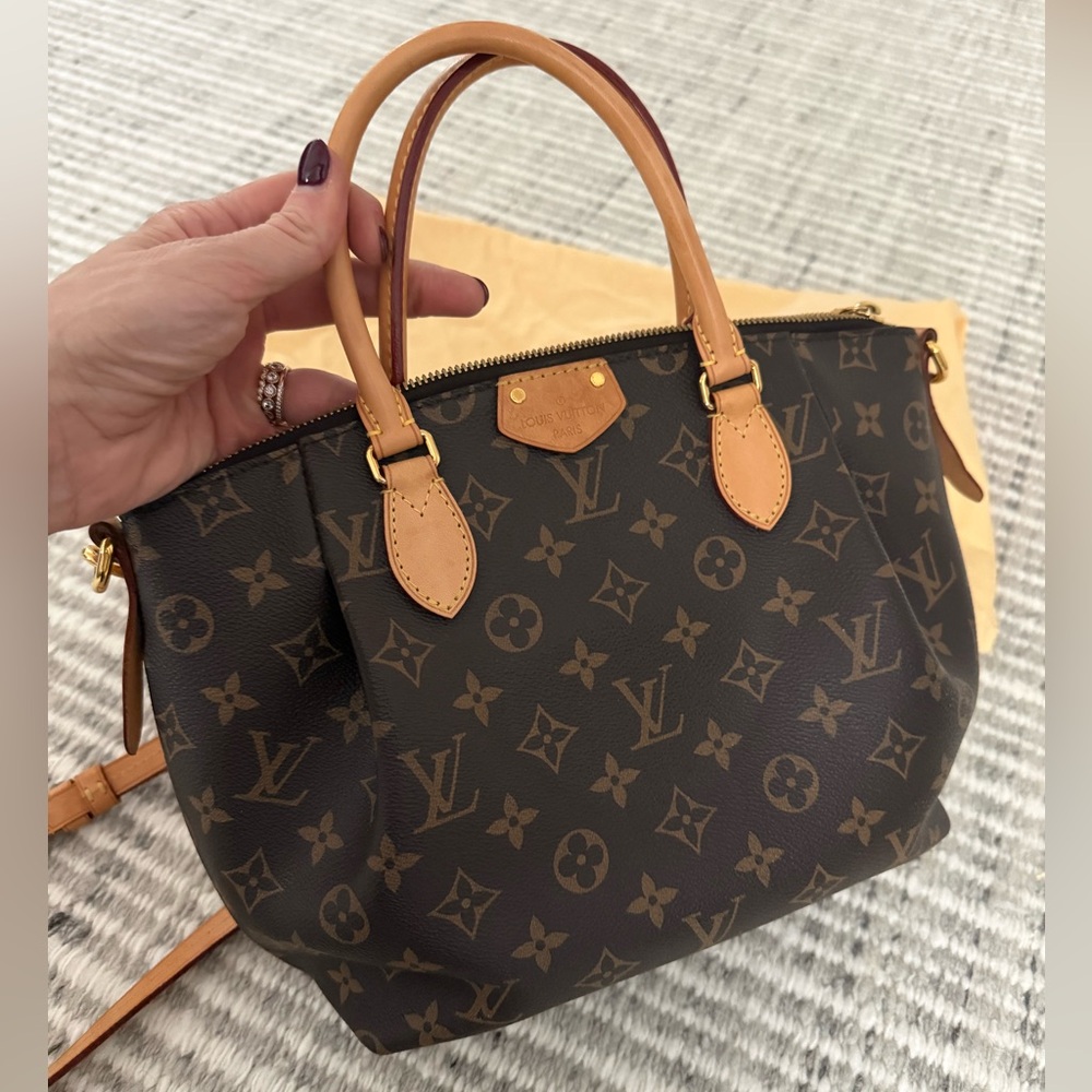 LAST CHANCE- Louis Vuitton Monogram Turenne PM - Picture 4 of 17
